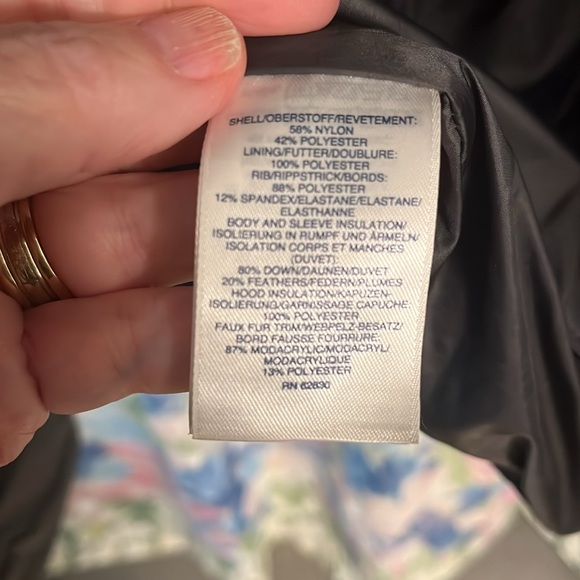 Lands’ End grey down coat size 2X. Almost new worn only 2 times. - Picture 6 of 7